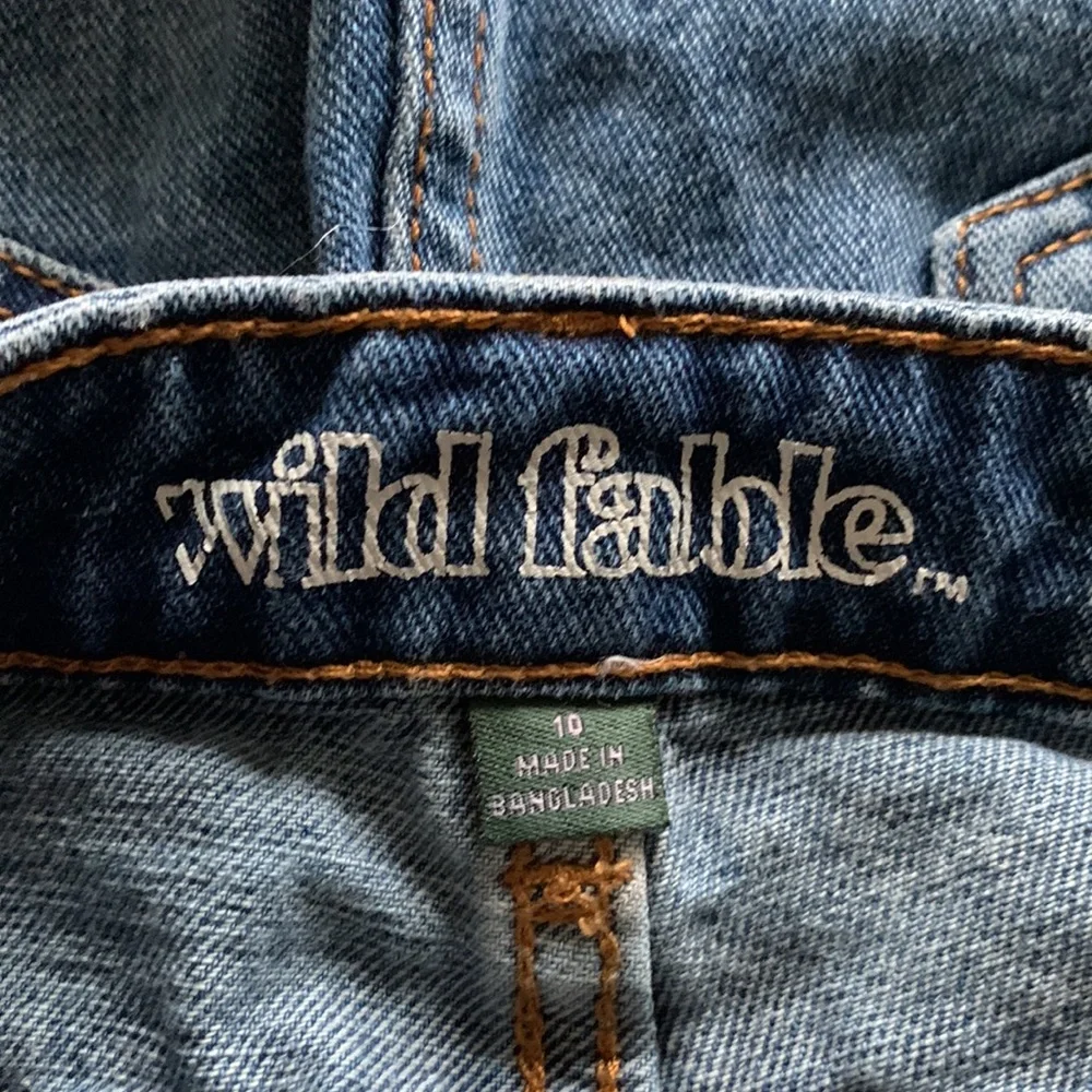 WILD FABLE Jean Shorts HIGH RISE SHORT Destroyed Hem Button Fly 5 Pocket 10